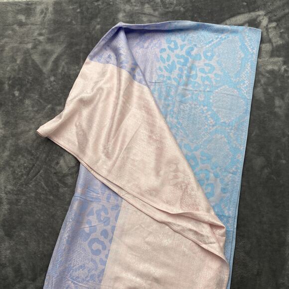 Scarf With Tassels Blue Pink Red Purple Lightweight Scarf 70x52 Inches - Picture 3 of 3